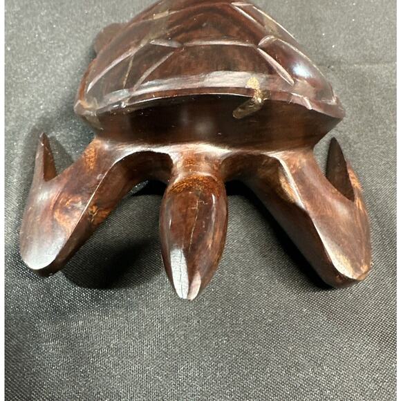 Hand Carved Wood Sea Turtle Sculpture 8 1/2” Long X 5 1/2” Wide X 2 3/4” Tall - Picture 2 of 9